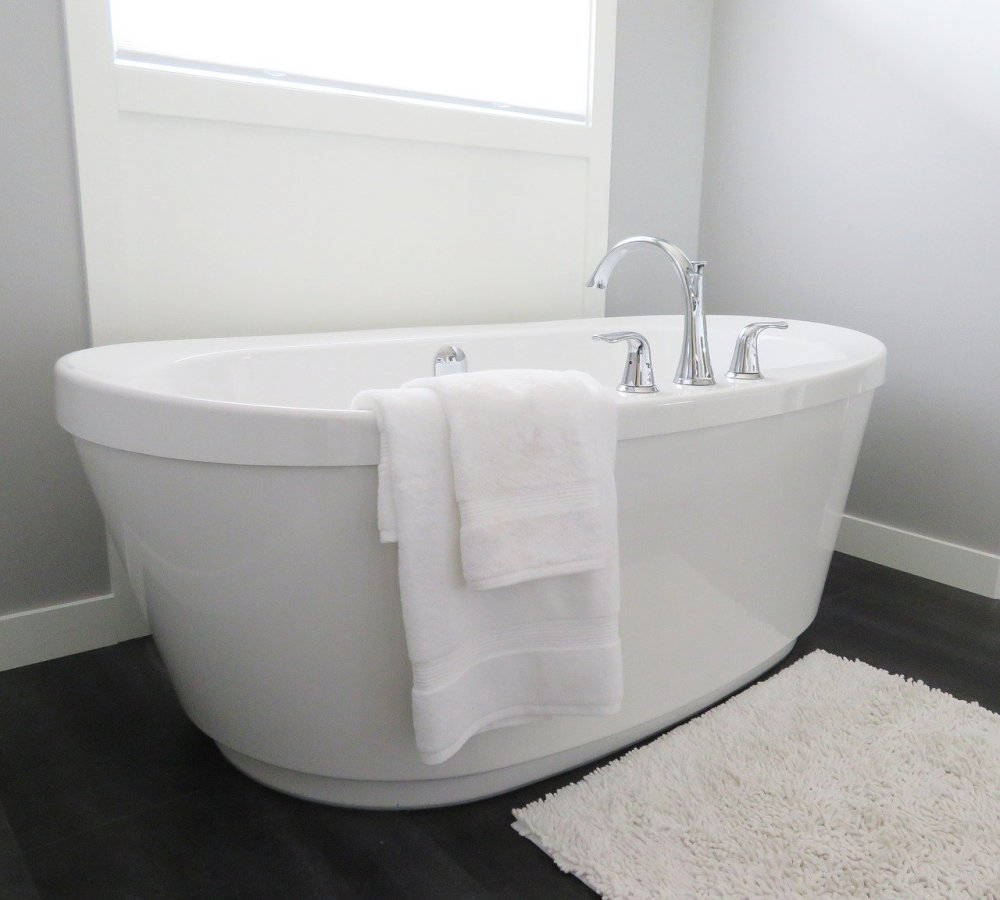 Professionel reparation af badekar – når dit badekar har skader i emaljen